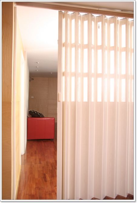 ฉากกั้นห้องญี่ปุ่น-ใบใหญ่-ฉากญี่ปุ่น-ฉากกั้นห้องแบบเจาะช่องกระจก-ให้แสงผ่าน-ทำให้ห้องกว้าง ปลอดโปร่ง